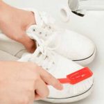 Как быстро почистить белые кроссовки
