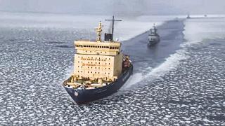 20 российский боевых кораблей прошли через льды мимо Японии