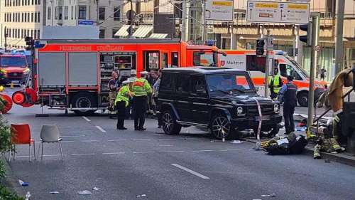 Автомобиль въехал в толпу в Германии. Пострадали люди (видео)