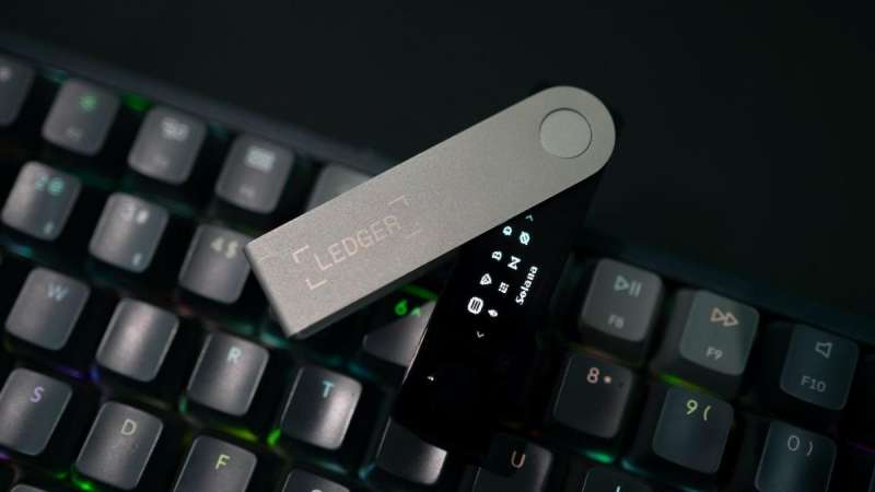 Пользователи кошельков Ledger требуют с компании 0 млн за утечку их данных
