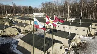 Российские военные разбили лагерь на границе с Польшей